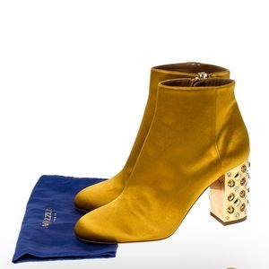 SALE ❤️Aquazzura bedazzled party bootie❤️